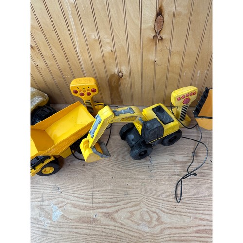 CAT Dump Truck & Excavator (Non-Working) John Deere Loader, Pavement Roller - Picture 10 of 10