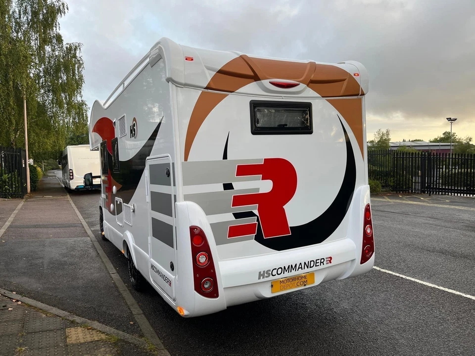 HOLESHOT Commander R Racing Motorhome 4 Berth 4 Belts Large Garage - Image 2 of 4