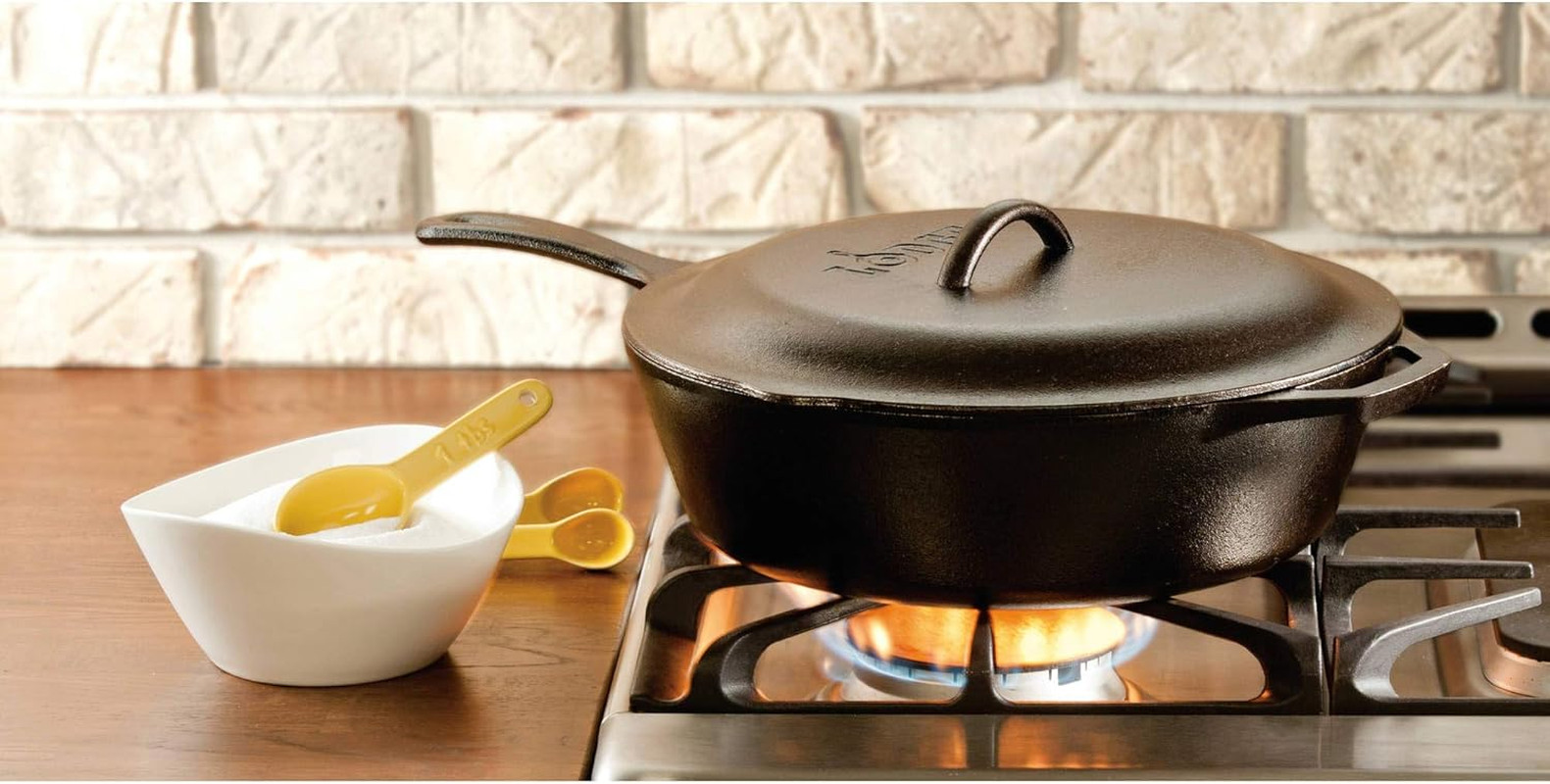 Lodge 5 Quart Pre-Seasoned Cast Iron Deep Skillet with Lid - Signature Teardrop 
