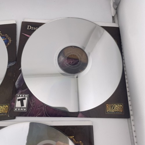 World of Warcraft 2004 PC Game Blizzard 5 Discs - Picture 8 of 10