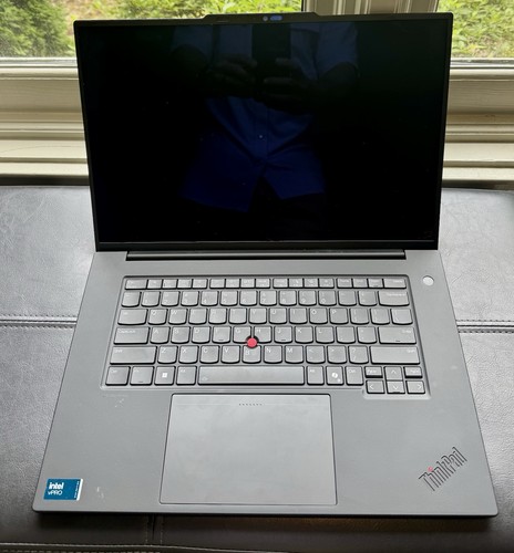 Lenovo ThinkPad P1 Gen 7 16" 4kUHD Ultra 7 165H RTX 3000 64GB 2TB - Bad Screen