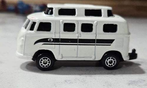 Maisto Volkswagen Camper Bus  CHINA/ LOOSE