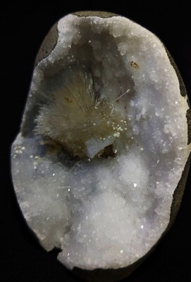 Mesolite Blow Spery Round Flower On MM Quartz Natural Geode formation