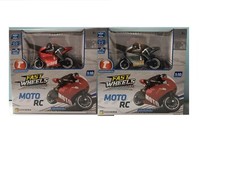 GIOCHERIA FAST WHEELS MOTO RADIOCOMANDATA 1/10 DUE COLORI