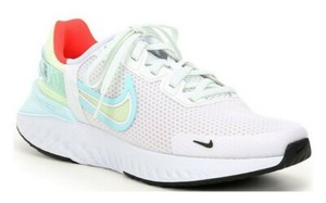 wmns nike legend react