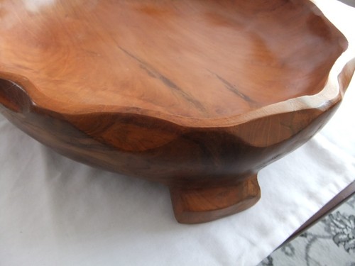 Beautiful Vintage Hand Made Large Footed Wooden Bowl 8x35cm Made From One Piece - Picture 13 of 18