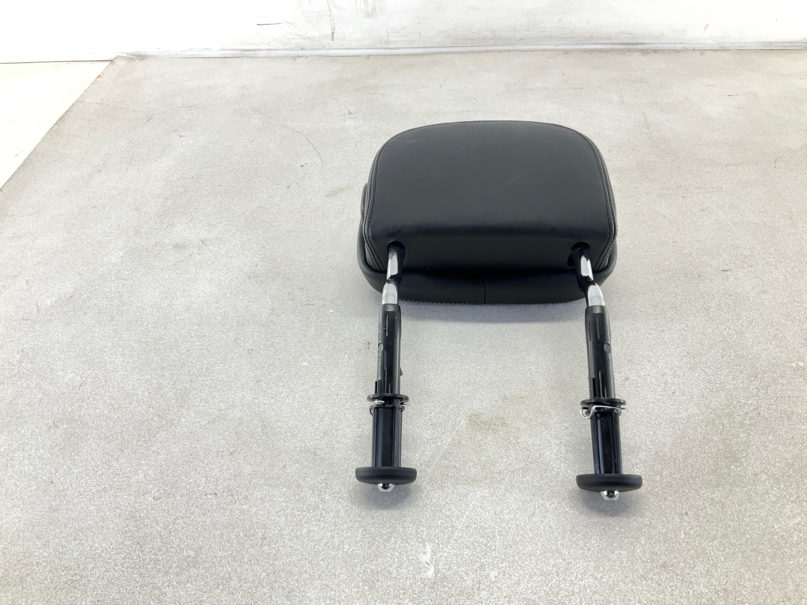 17-20 MASERATI Levante Front Left Driver Seat Headrest OEM