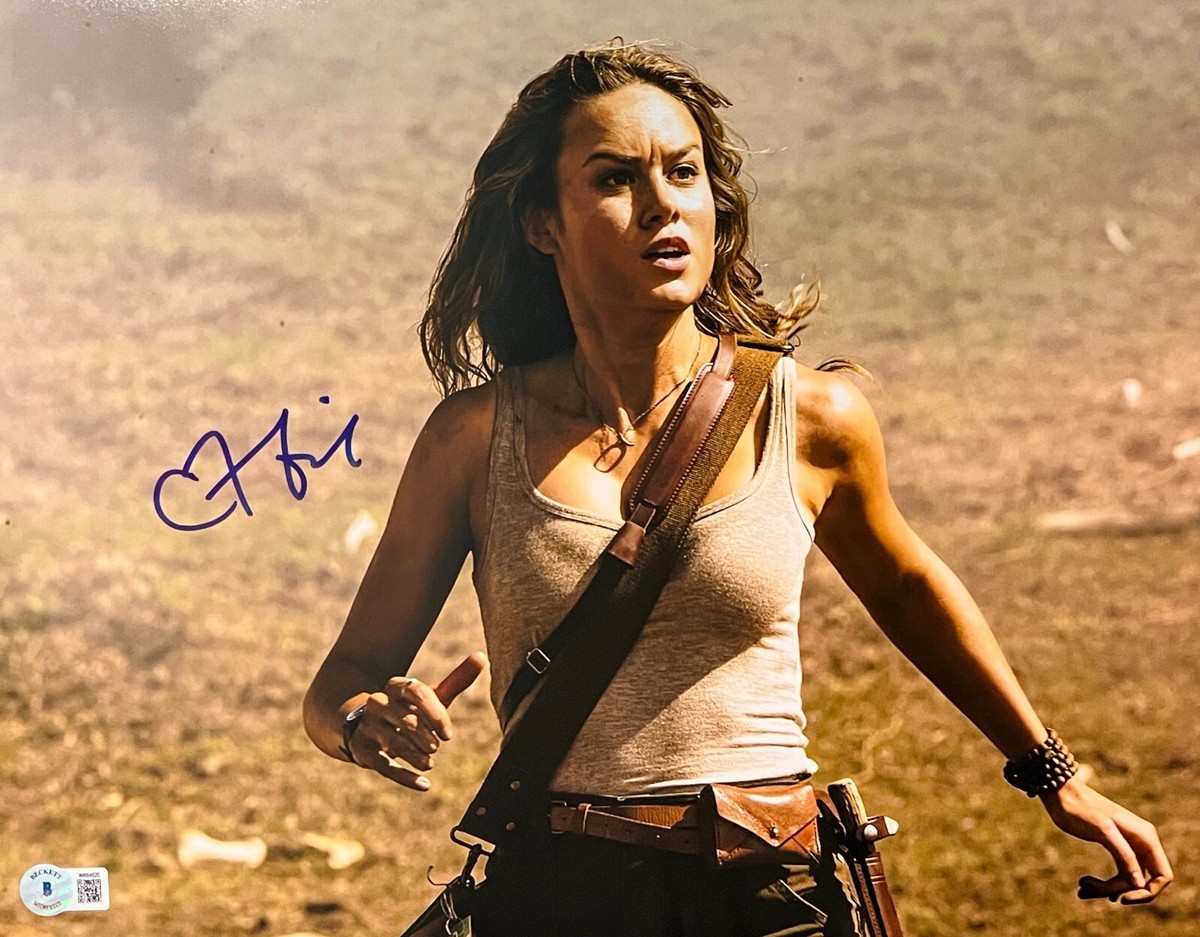 Brie Larson Signed 11x14 Photo Kong Skull Island Beckett BAS