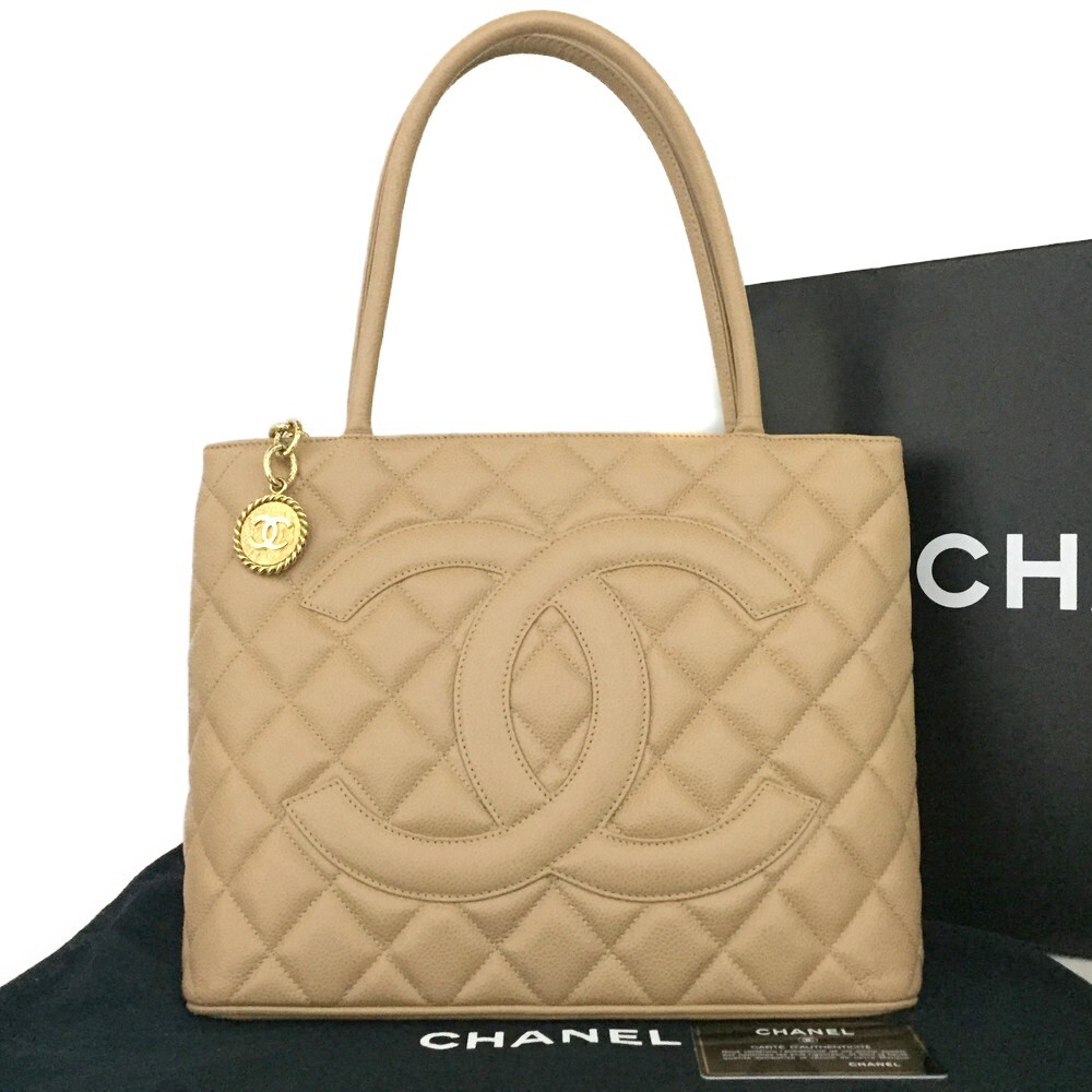 CHANEL Classic Gold Medallion CC Quilted  Caviar Skin Tote Bag Beige/4AE0403