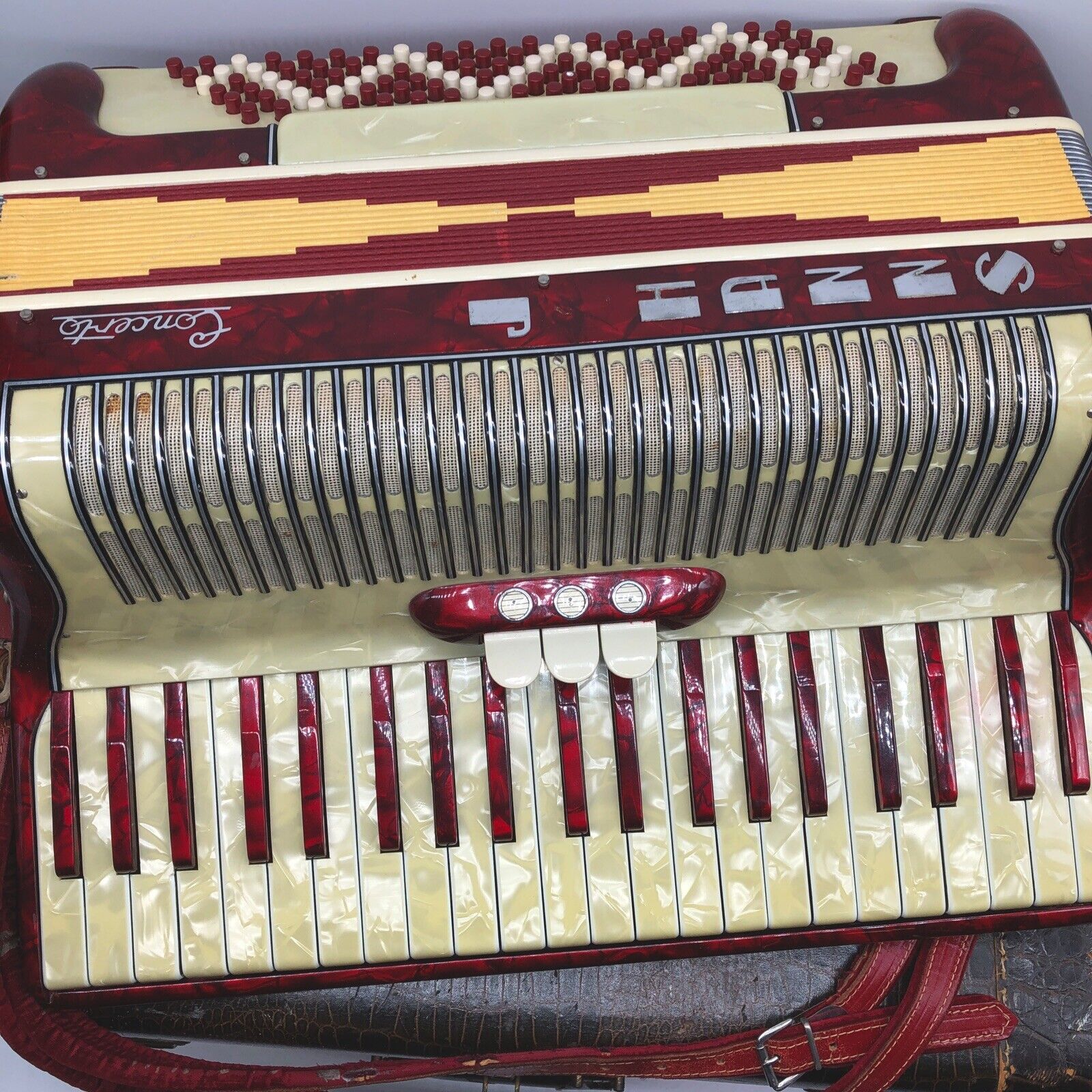 HOHNER CONCERTO JOHANNS RED KEY SWIRL Pattern￼ Piano Accordion With Case C1215