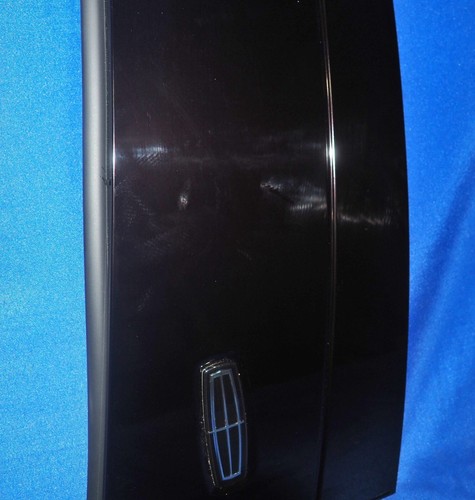 New OEM! 2001-2002 Lincoln Town Car Rear Left Door Window Molding Panel Trim - Picture 6 of 8