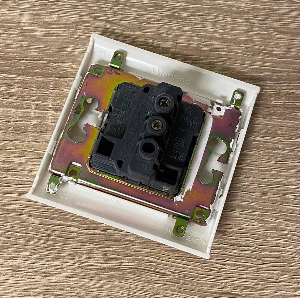 Legrand Ancien MOSAIC complet - Poussoir 2 modules - Photo 2/3