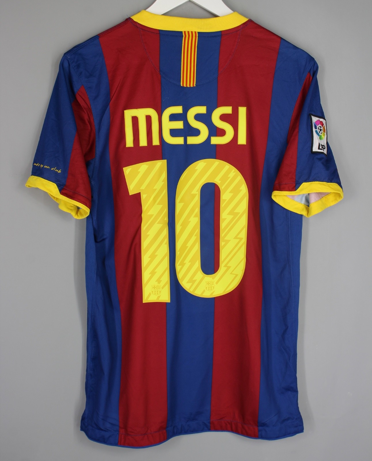 FC BARCELONA SPAIN 2010 2011 HOME FOOTBALL SHIRT JERSEY #10 MESSI NIKE