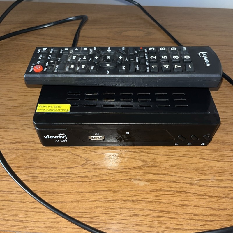 ViewTV AT-163 ATSC Digital TV Converter Box & Media Player -w/ Remote Not tested