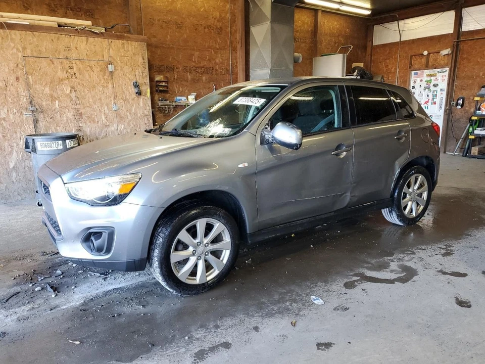 Used Rear Right Door Assembly Rear Side fits: 2015 Mitsubishi Outlander sport Re - Изображение 3 из 4