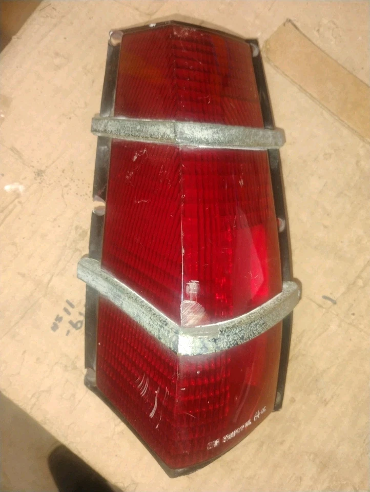 Lente de luz trasera 3478980 OEM Mopar 1972-1973 NOS Dodge Coronet Station Wagon Foto 2 de 4