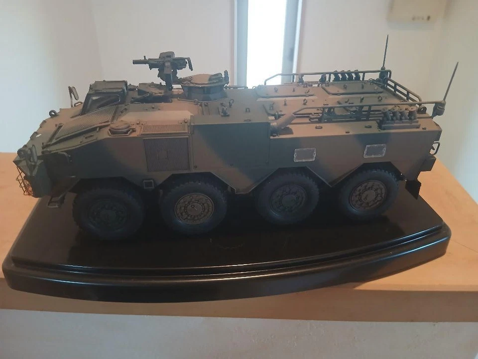 Portapersonale corazzato Tamiya 1/35 Japan GSDF Type 96 costruito e dipinto - Immagine 3 di 4