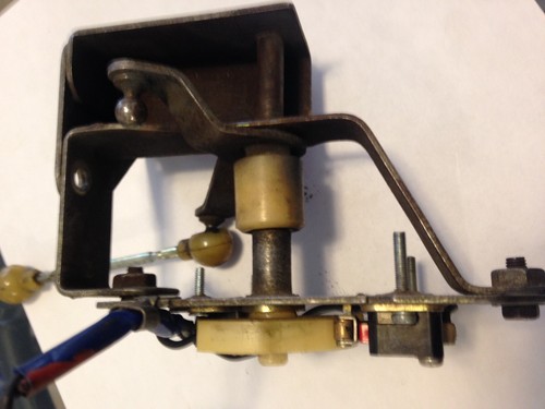 Datsun 510 68-73 Automatic OEM Kick Down Assembly Housing With One Ball Joint - Picture 6 of 8