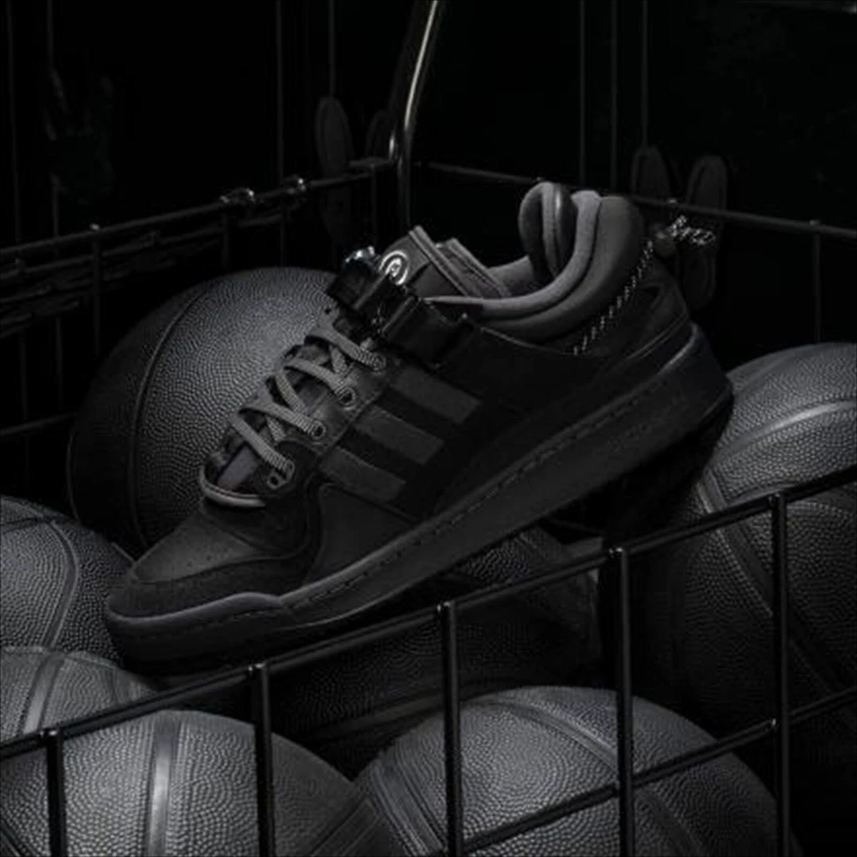 adidas forum 84 bad bunny black