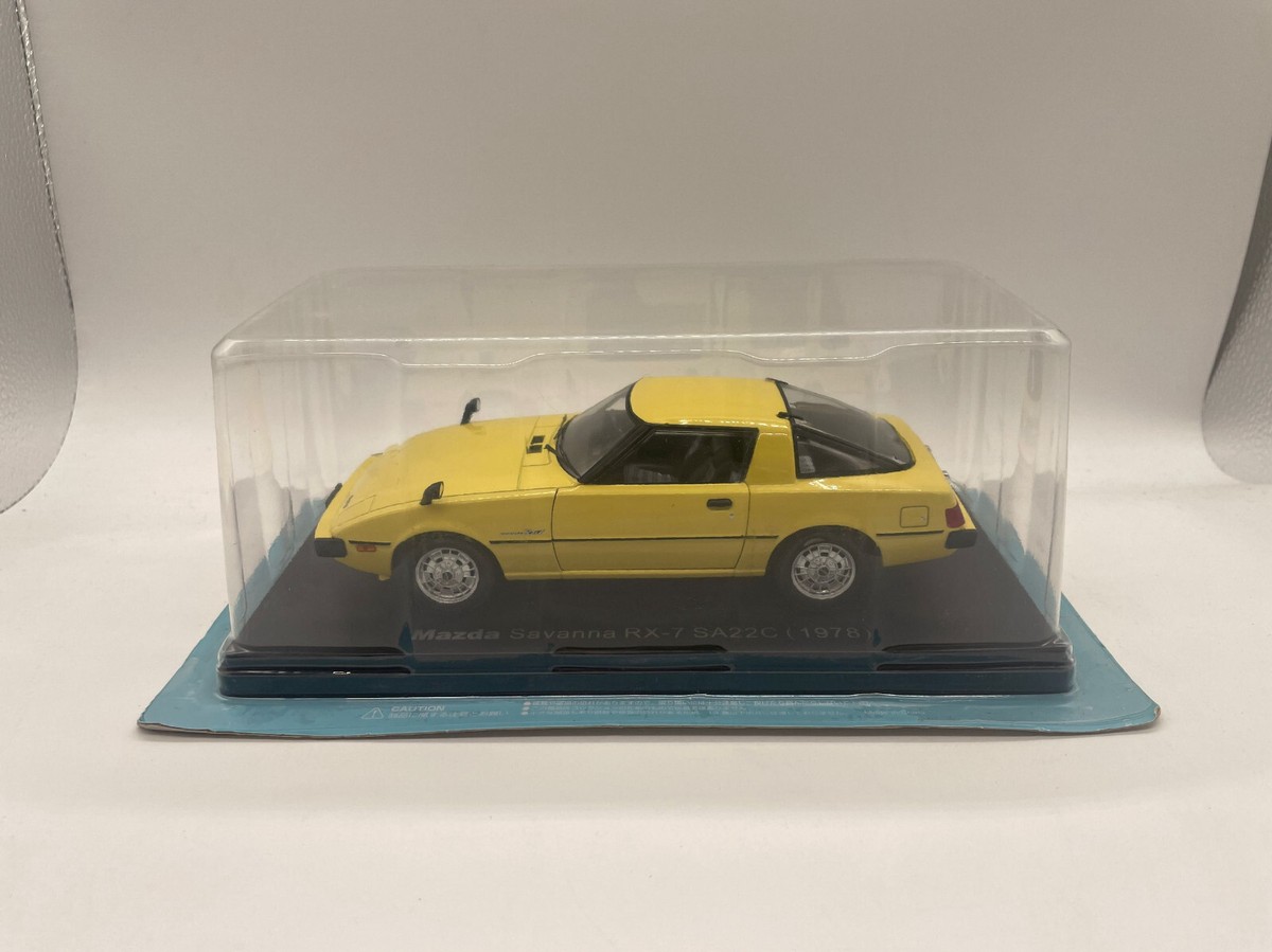 Mazda Savanna RX-7 Sa22c 1978 2 Open Door 1:24 Scale DieCast Model