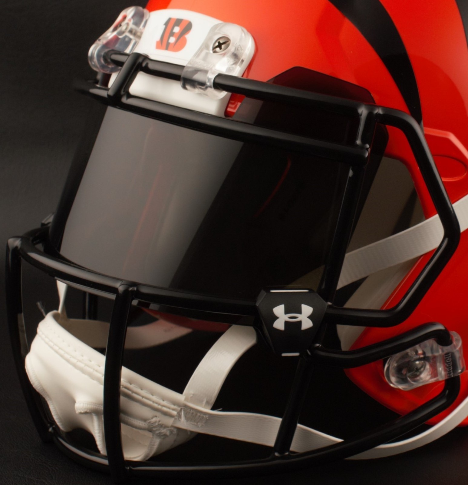 CINCINNATI BENGALS NFL Football Helmet with BLACKTINT Visor / Eye