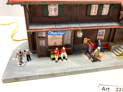 Kibri 9513 H0 Stazione Solis, con illuminazione, 8 personaggi, 1:87, pezzo unico - Foto 3 di 9