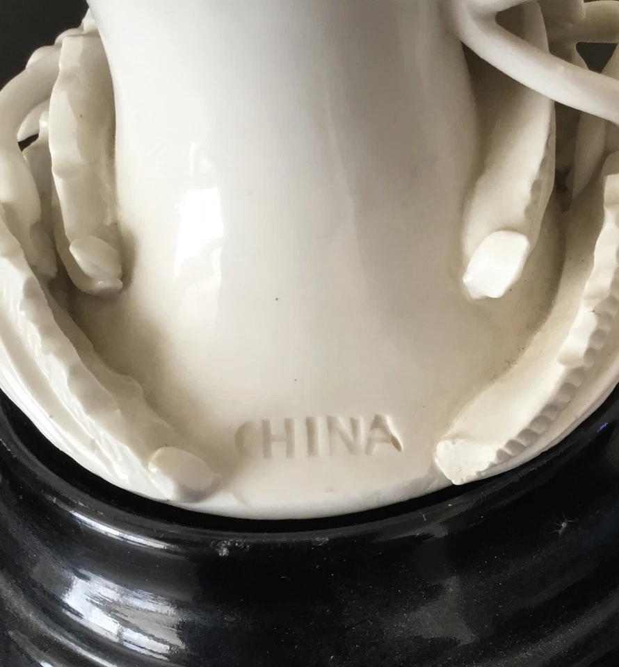 Antique Chinese blanc de chine Kwan yin statue large 12” on stand signed rare! - Image 2 of 4