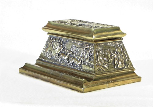 Antique Victorian Brass Double Inkwell w/ Horse Carriage Scene - Picture 4 of 12