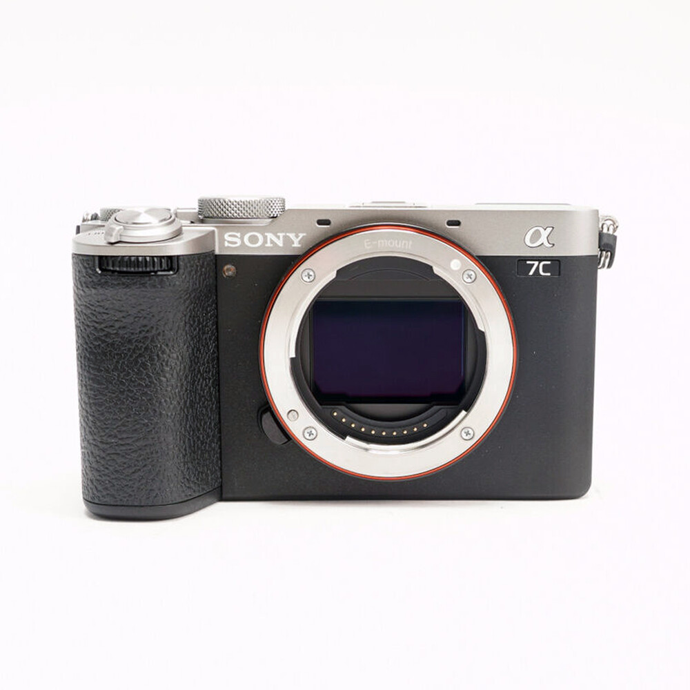 Sony a7C II + FE 28-60mm f/4-5.6 Lens + 32GB + Bag+ UV Filter