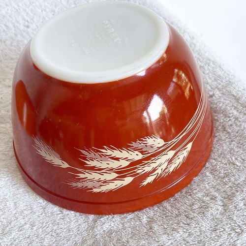 Vintage Autumn Harvest Bowls by Pyrex - Set of 3 - Picture 7 of 9
