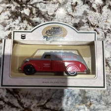 Lledo Days Gone Chevron Standard Oil Streamline Tank Truck Red Die Cast Metal
