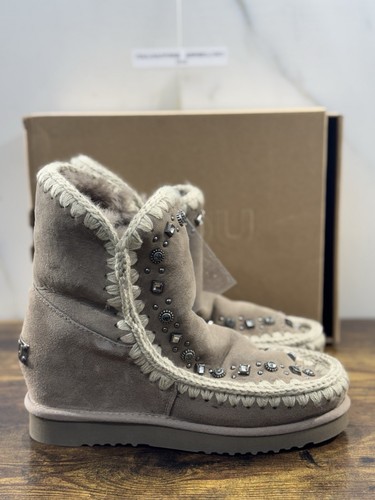 Moueskimo Innen Keilabsatz Kurz Taupe Freizeit Mou Damen Stiefel Stein Logo 40’ - Bild 1 von 6