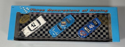 ホットウィール Hot Wheels ペティ レーシングファミリー Hot Wheels The Petty Racing Family 3 Car Set NASCAR 1 64 for
