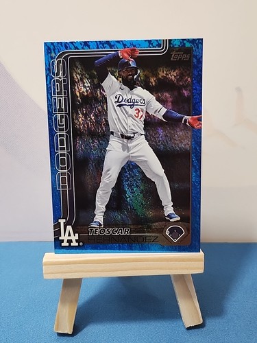 2025 Topps #176 Teoscar Hernández Blue Foil #'d 024/150 - Los Angeles Dodgers