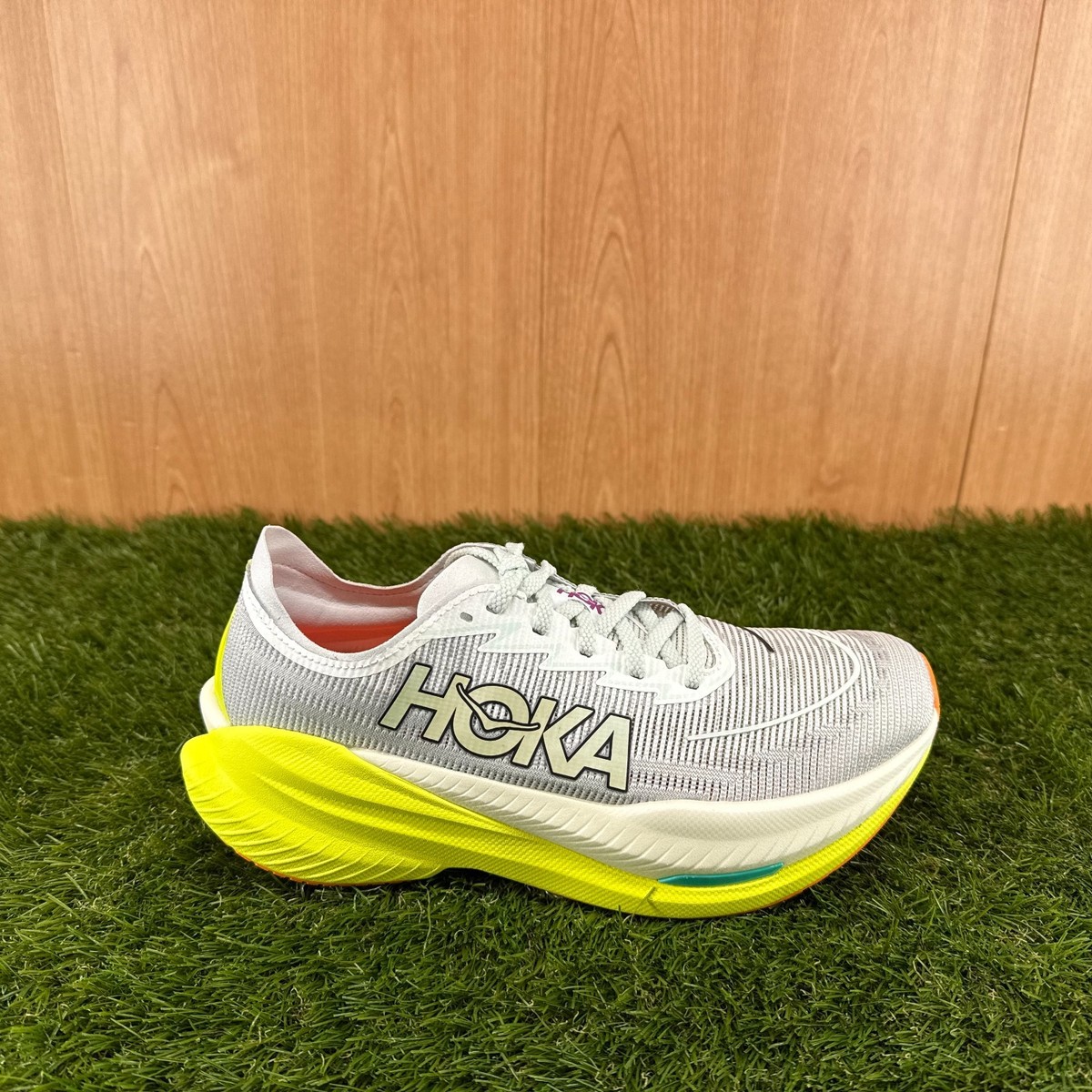 HOKA スポーツシューズ ホワイト/グリーン/イエロー HOKA Mach X 2 Frost Citrus Running Shoes 1155119-FCT Men's Size 9