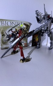 Lego BIONICLE  Toa Lhikan & Kikanalo Set 8811  Incomplete Set with manual