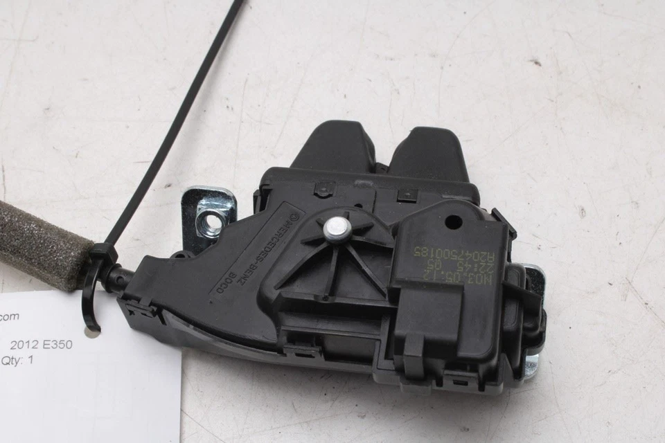 Actuador de bloqueo de cierre de tapa de maletero trasero Mercedes-Benz E350 Sport 4MATIC 2010-2016 Foto 3 de 4