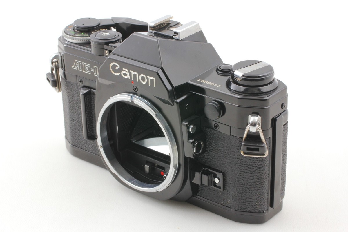 [美品:完動品]Canon AE-1 28mm f2.8 s.c. Canon AE-1 Program 35mm SLR. Canon 28mm F2.8 Canon 100-300 F5.6