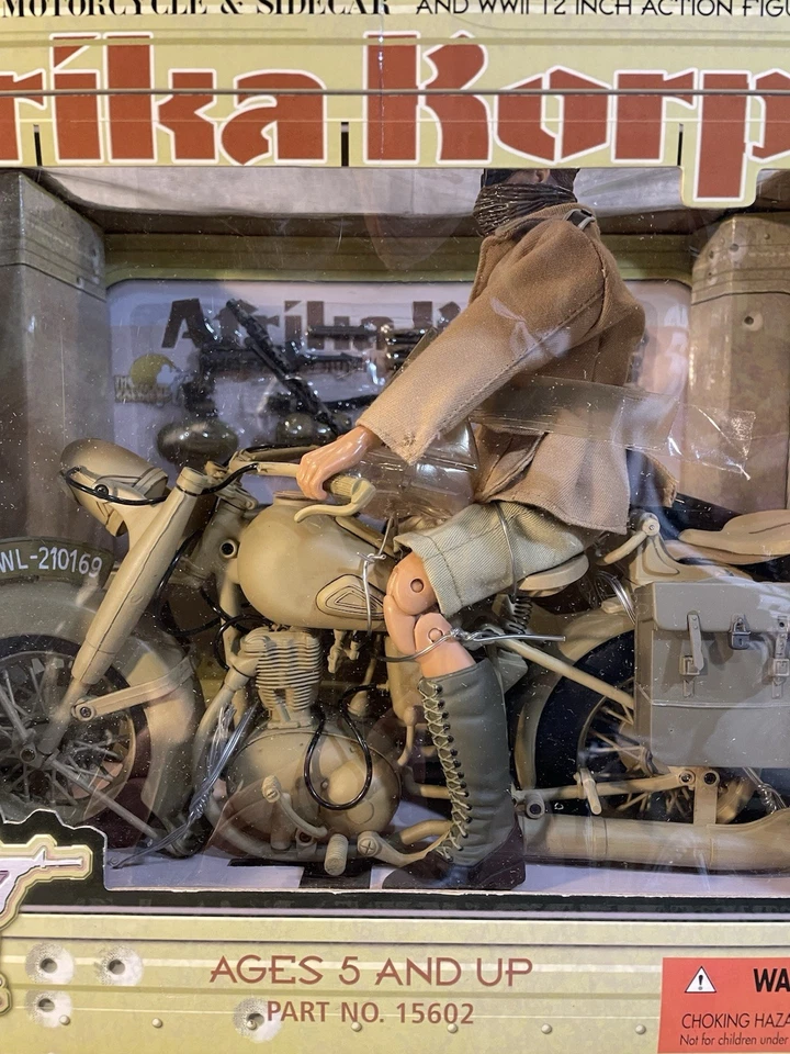 Motocicleta y sidecar alemán The Ultimate Soldier Afrika Korps nuevo en caja raro Foto 2 de 4