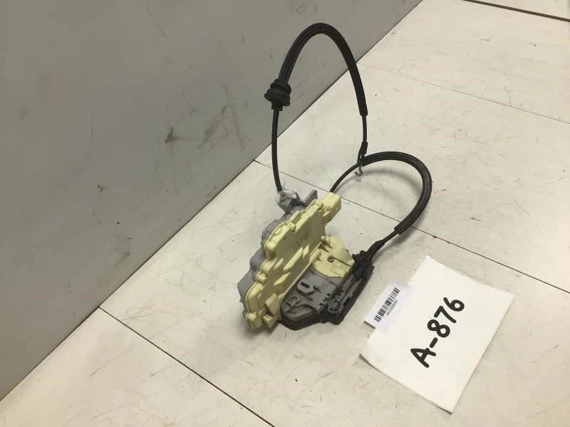 Volkswagen Passat 2006 2010 puerta delantera derecha cerradura pestillo actuador OEM+ Foto 2 de 4