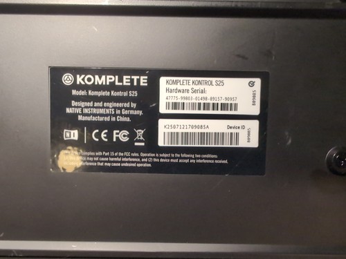Native Instruments Komplete Kontrol S25 Mini USB/MIDI Keyboard 25 Keys W/ Cables - Picture 7 of 7