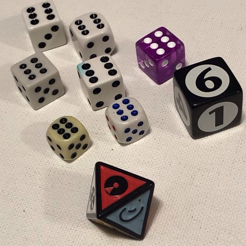 Mixed lot Of 9 Dice Regular Dice & Disney Scene It - Picture 4 of 4