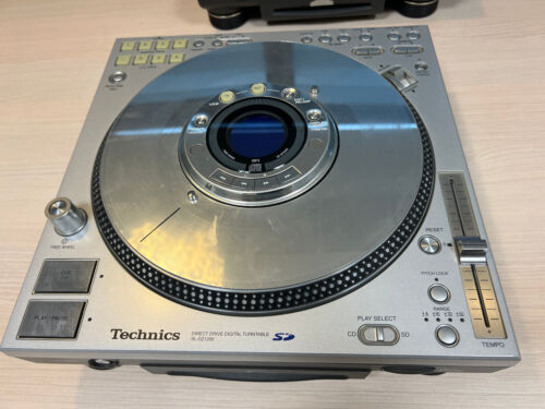 Technics SL-DZ1200 Direct Drive Digital Turntable CDJ Player with SD Card Slot - Picture 1 of 1