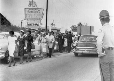 Some 300 Negros sang hymns marched around Howard Johnsons here - 1962 Old Photo