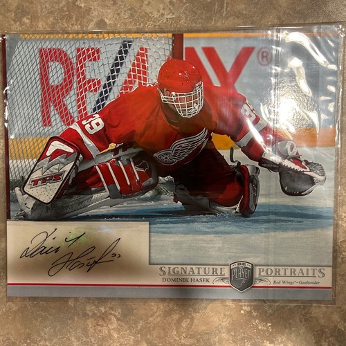 2006/07 DOMINIK HASEK BAP SIGNATURE PORTRAITS AUTO 8X10 RED WINGS HOF RARE