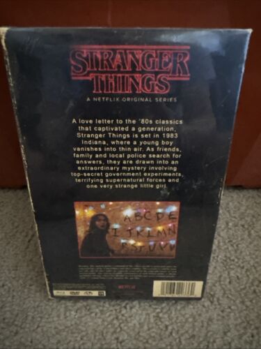 STRANGER THINGS Season 1 | 4-Disc Blu-Ray/DVD Target Collectors Set SEALED OOP - Imagen 2 de 5