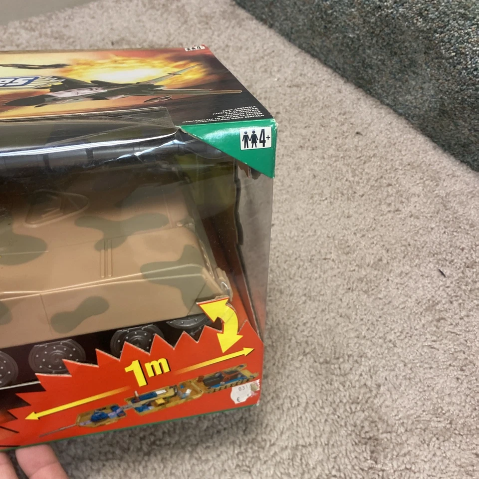 RARE 2001 HUGE MICRO MACHINES TRANSFORMING TANK HQ PLAYSET HASBRO- NEW SEALED - Image 4 of 4