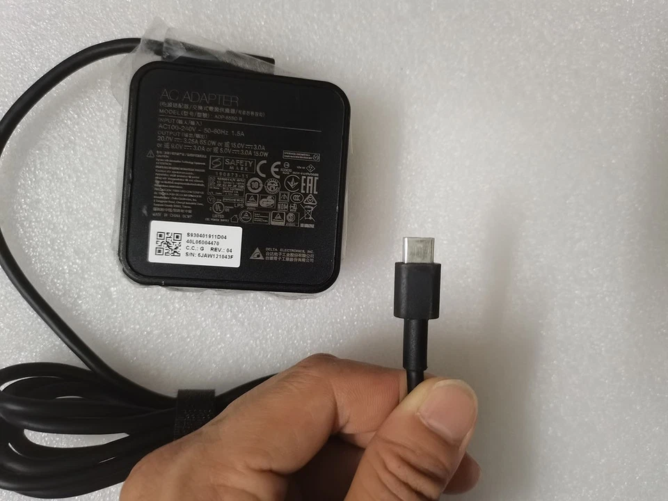 Cargador de alimentación USB-C dispositivo para juegos original MSI Claw A1M-051US Foto 2 de 4