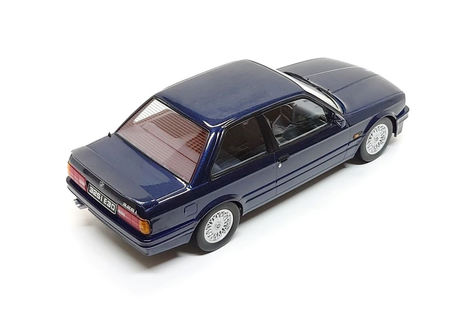 KK Scale 1:18 BMW 325i (E30) M-Paket 2 in Mauritius Blue Metallic - Image 4 of 4