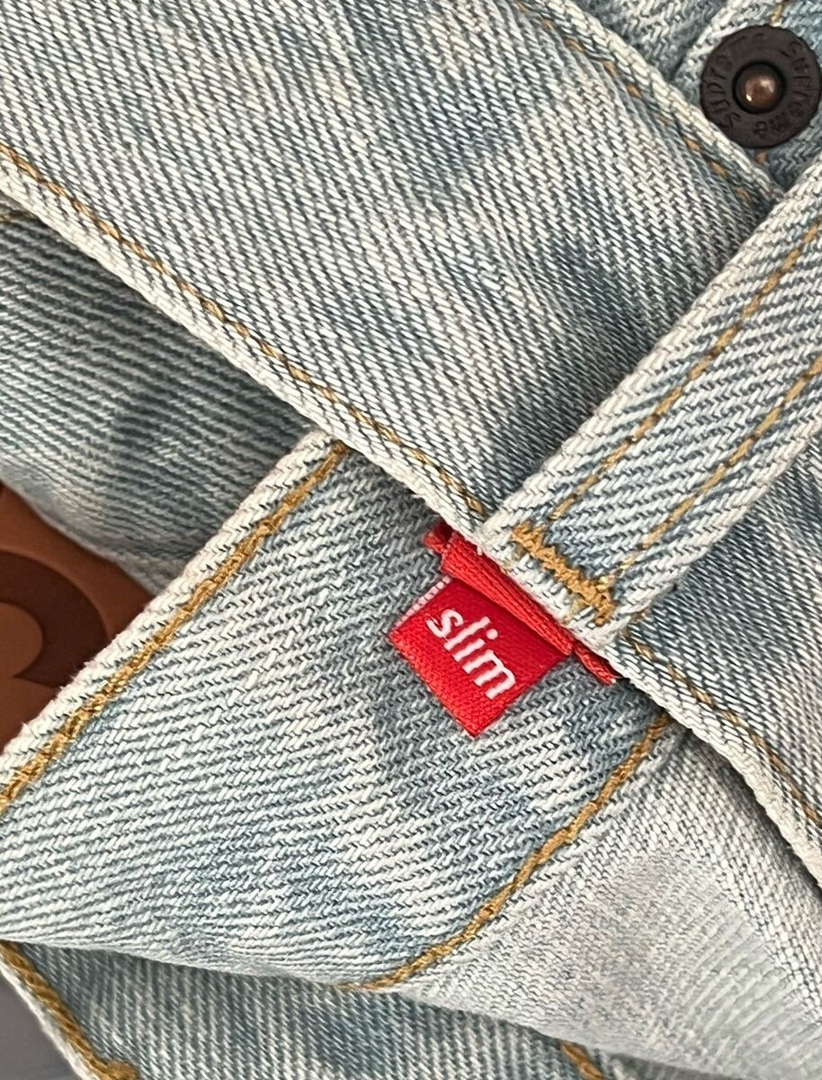 SUPREME⚡️Men's light blue washed denim slim fit straight SUPREME⚡️Men's light blue washed denim slim fit straight